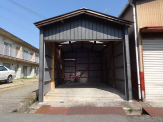 【駐車場】 | シャッター付きガレージ！
