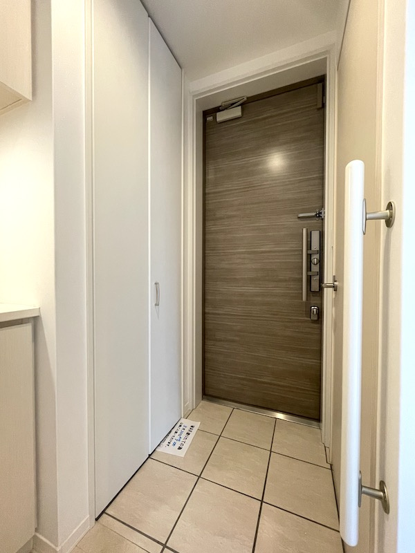 メゾンマスト名須川Ｂの玄関