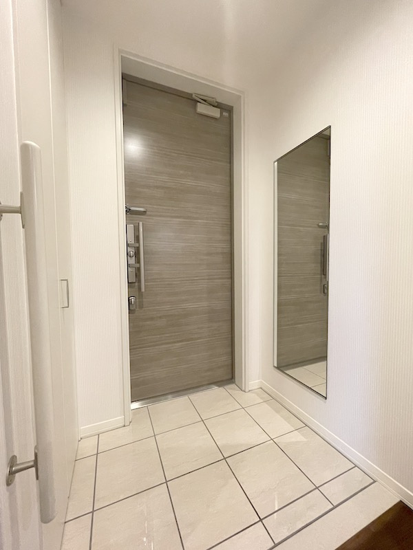 メゾンマスト名須川Cの玄関