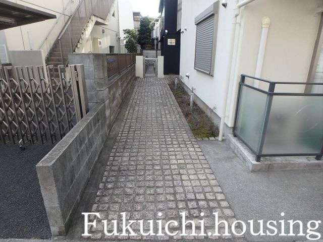 ウィンブレル千歳船橋のエントランス