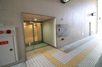【エントランス】