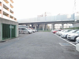 【駐車場】