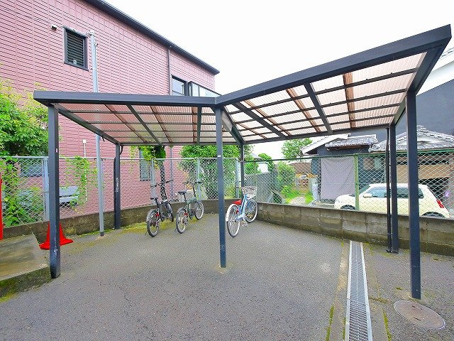 クレストコート（石上町）のその他共用部分|自転車置き場