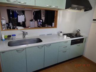 【キッチン】 | さいたま市緑区宮本2丁目　高台南道路に面するカースペース2台の中古住宅