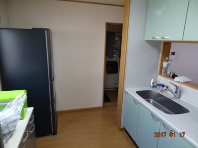 【キッチン】 | さいたま市緑区宮本2丁目　高台南道路に面するカースペース2台の中古住宅