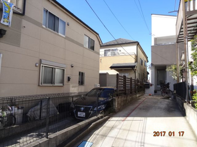 【外観】 | さいたま市緑区宮本2丁目　高台南道路に面するカースペース2台の中古住宅