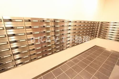 クロスレジデンス大阪新町　BRAVI不動産のその他共用部分|【ベルファース大阪新町】メールボックス