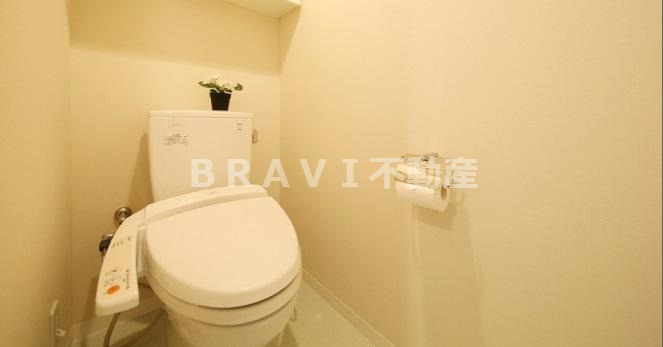 クロスレジデンス大阪新町　BRAVI不動産のトイレ|【ベルファース大阪新町】コンパクトで使いやすいトイレです