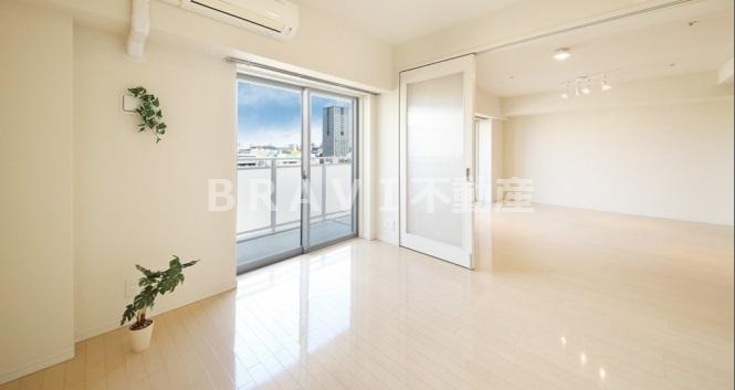 クロスレジデンス大阪新町　BRAVI不動産の寝室|【ベルファース大阪新町】寝室にぴったりのお部屋です