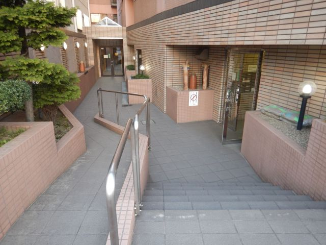 ナビシティ徳川Iのロビー