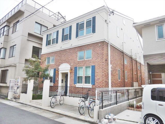 プリマ中村公園壱番館の外観