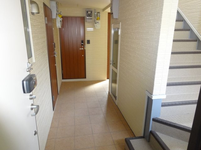 メゾンセリゼ　Maison de Cerisier のエントランス