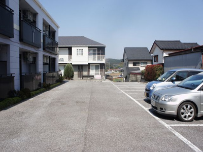 【駐車場】 | シェルルあずま | 駐車場1台可能です♪