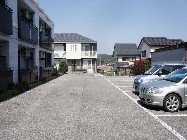 【駐車場】 | シェルルあずま | 駐車場1台可能です♪