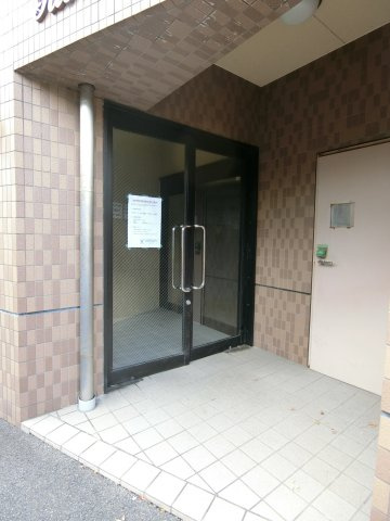 リバーコートCのエントランス
