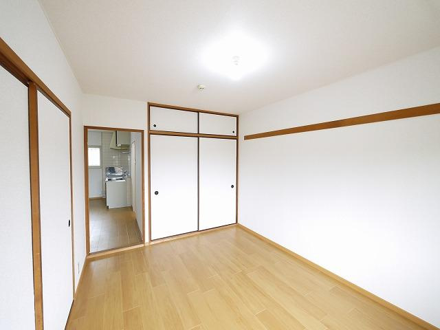 ルミエール３号館の洋室|落ち着いた色調の洋室です