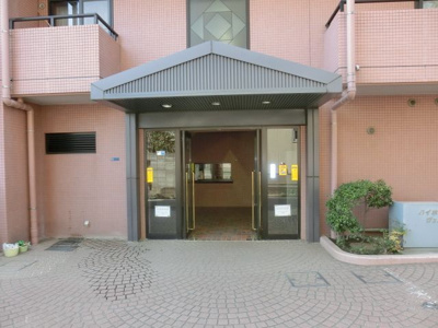 【エントランス】 | ハイホーム十条ヴェルデ館