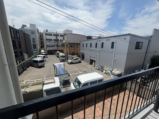【展望】 | グリーングラス | バルコニ－前は駐車場なので、開けています。日当たり抜群！