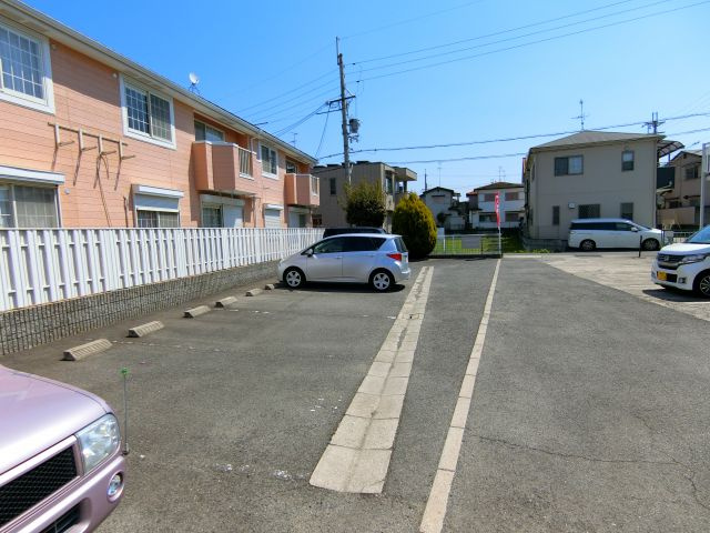 クレストール710の駐車場