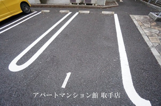【駐車場】