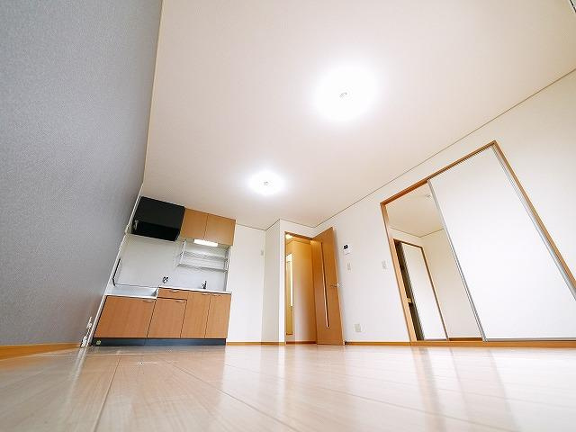 ジェイアール郡山Aの居間・リビング|ゆったりとした居間です