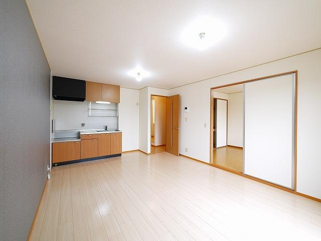 ジェイアール郡山Aの居間・リビング|ゆったり過ごせるリビングです