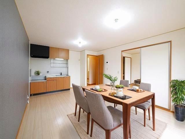 ジェイアール郡山Aの居間・リビング|CGで家具等を配置したもので家具等は含まれません