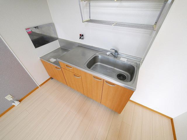 ジェイアール郡山Aのキッチン|コンパクトなキッチンで掃除もラクラク