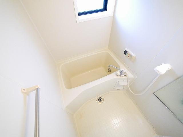 ジェイアール郡山Aの浴室|落ち着いた空間のお風呂です