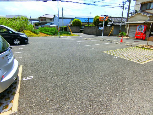 グラステイルの駐車場