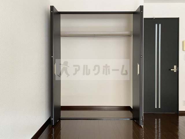 ブリューゲルの収納|ブリューゲル（八尾市植松町）　クローゼット