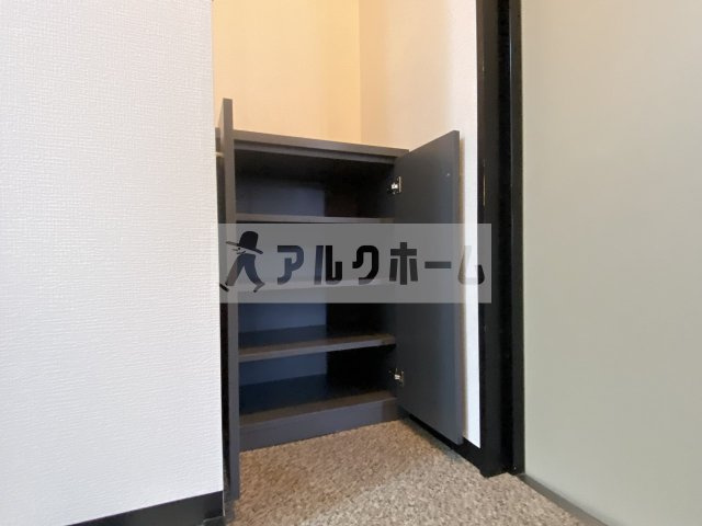 ブリューゲルの玄関|ブリューゲル（八尾市植松町）　シューズボックス