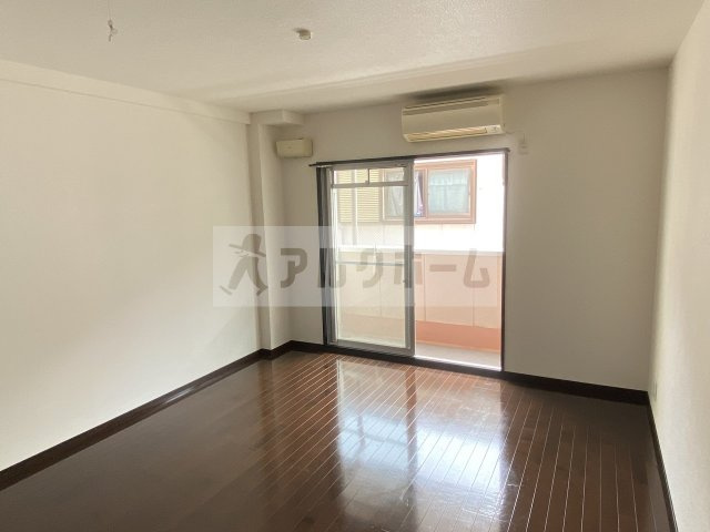 ブリューゲルの居間・リビング|ブリューゲル（八尾市植松町）　居室スペース