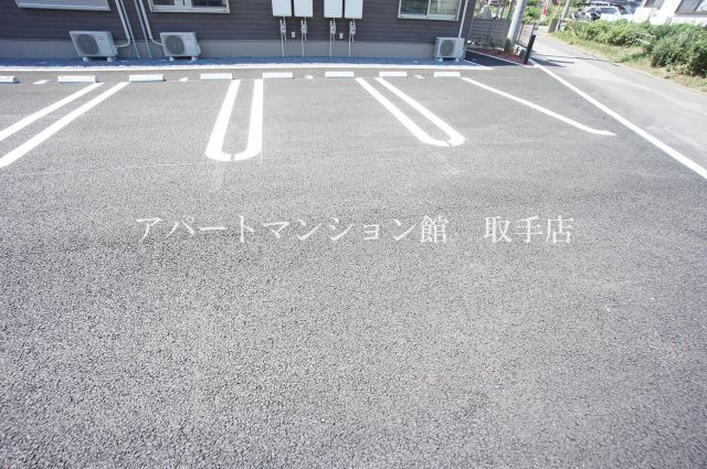 シャンボア　１の駐車場