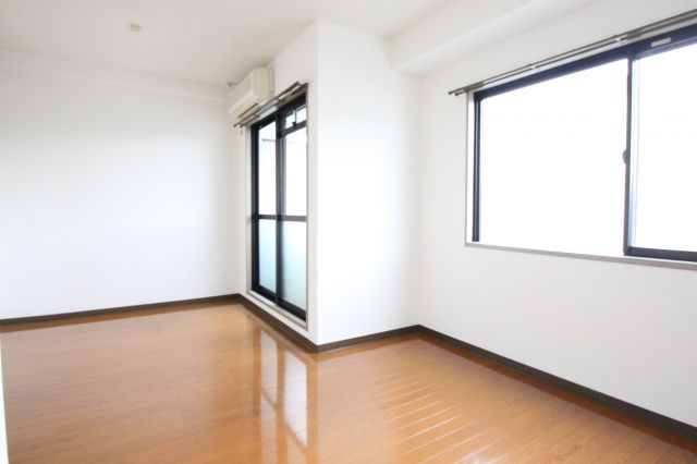 メゾンドファミールの洋室