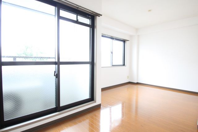 メゾンドファミールの洋室