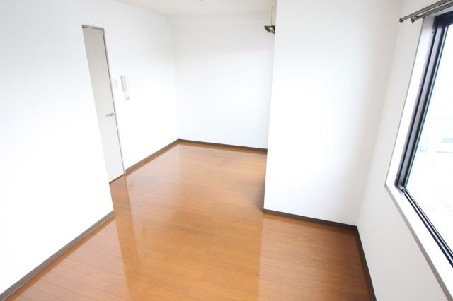 メゾンドファミールの洋室