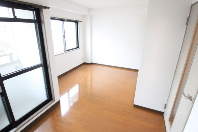 メゾンドファミールの洋室