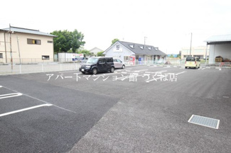 【駐車場】