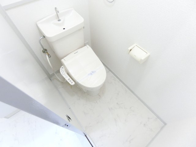 サマックスＹＵＩハイツのトイレ|同物件別部屋イメージ写真