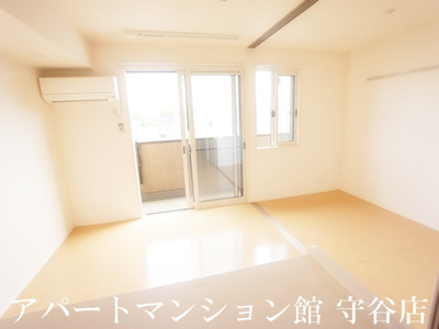 【居間・リビング】 | Bright one