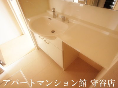 【洗面所】 | Bright one