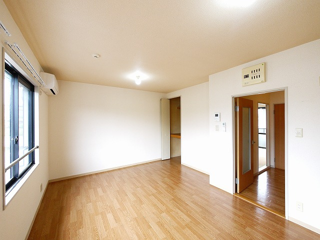 グランドゥールＢの居間・リビング|ゆったりとした居間です