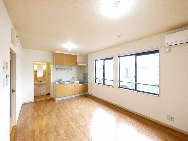 グランドゥールＢの居間・リビング|ゆったりとした居間です