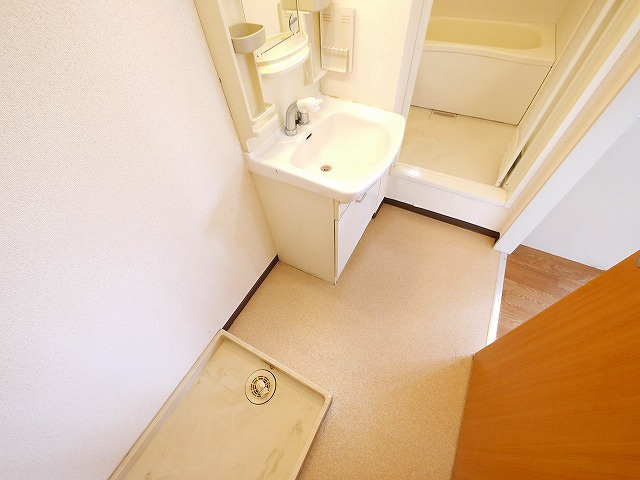 グランドゥールＢの洗面所|スペースが確保できる洗面所です