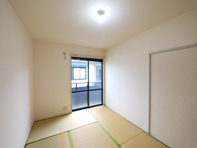 グランドゥールＢの和室|い草の香りが落ち着く素敵な和室です