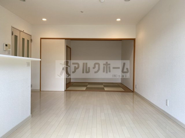 Forest（フォレスト）南植松の居間・リビング