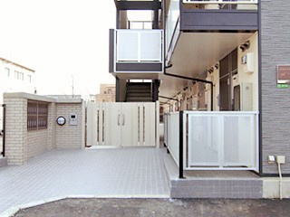 【エントランス】 | リリー