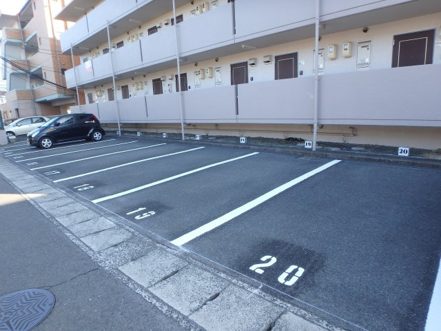 ＳＫマンションの駐車場|岡山市北区今　SKマンション　1K　駐車場