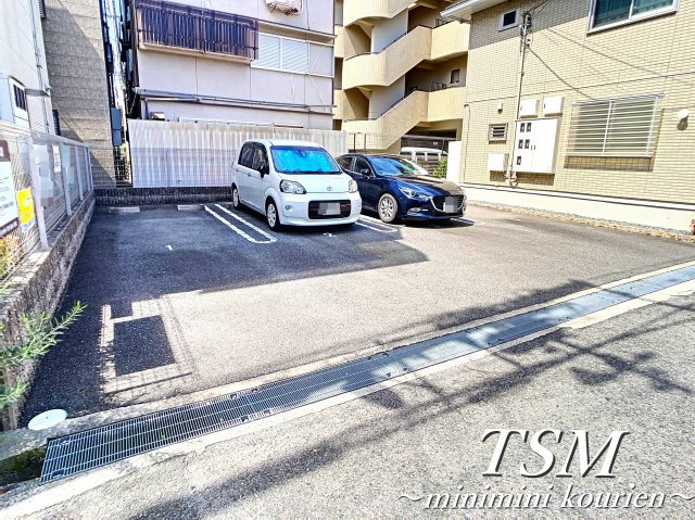 ルーチェの駐車場